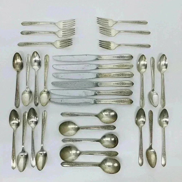 Oneida 1939 Nobility Plate Silverware Flatware Royal Rose Set - Picture 1 of 2